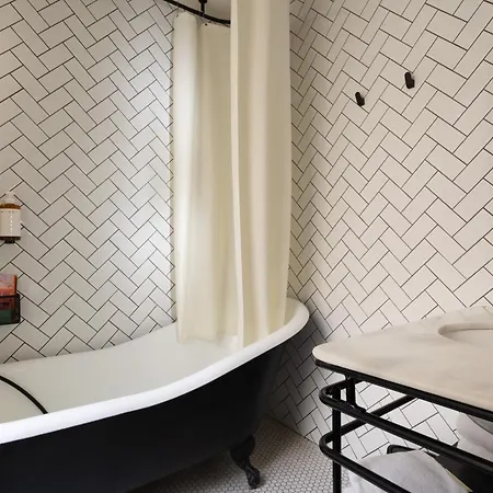 Coq 4* Parigi